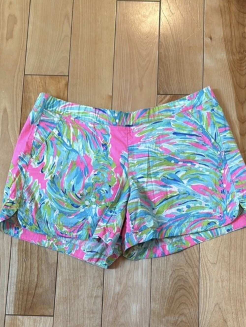 Lilly Pulitzer Bright Vibrant Pull On Beach Shorts Size S/M (Runs Bigger)